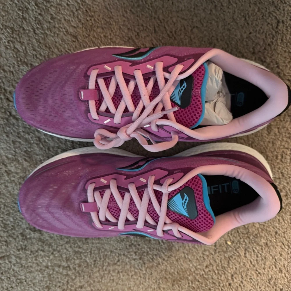 Saucony women’s running shoe - Picture 3 of 3